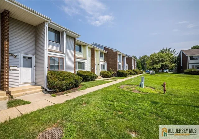Photo 2 of Townhouse for sale at 10 Quincy Cir #L-10, Dayton, NJ 08810 | MLS# 2770294M | Listing updated on 2026-08-16