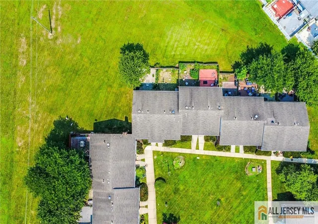 Photo 4 of Townhouse for sale at 10 Quincy Cir #L-10, Dayton, NJ 08810 | MLS# 2770294M | Listing updated on 2026-08-16