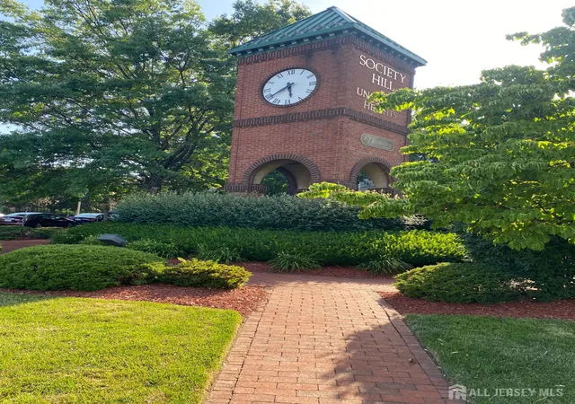 2nd image of 18 Colgate Dr, Newark, NJ 07103 | MLS# 2700292R