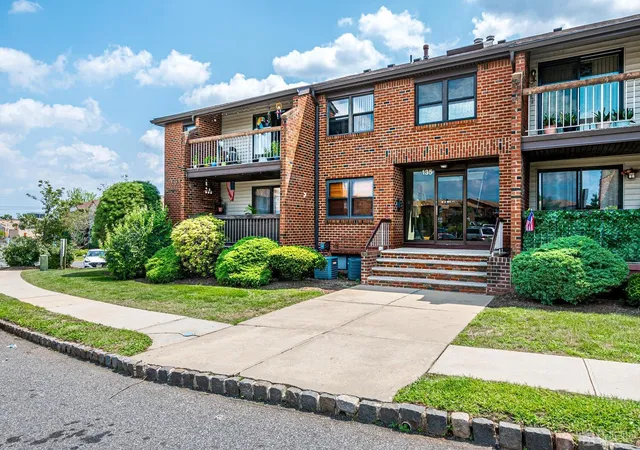 2nd image of 135 C Beverly Hill Ter, Woodbridge, NJ 07095 | MLS# 2617615R