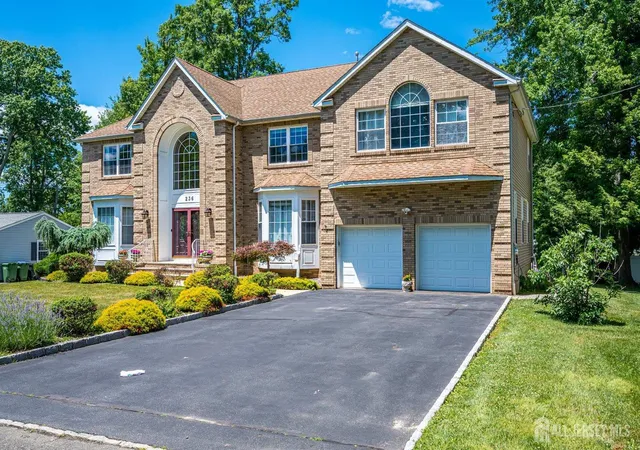 Photo 3 of Single family home for sale at 236 W Shirley Ave, Edison, NJ 08820 | MLS# 2618123R | Listing updated on 2026-08-05