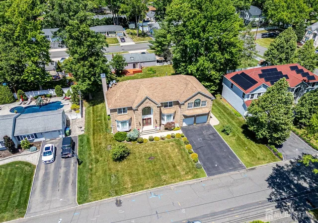 Photo 4 of Single family home for sale at 236 W Shirley Ave, Edison, NJ 08820 | MLS# 2618123R | Listing updated on 2026-08-05
