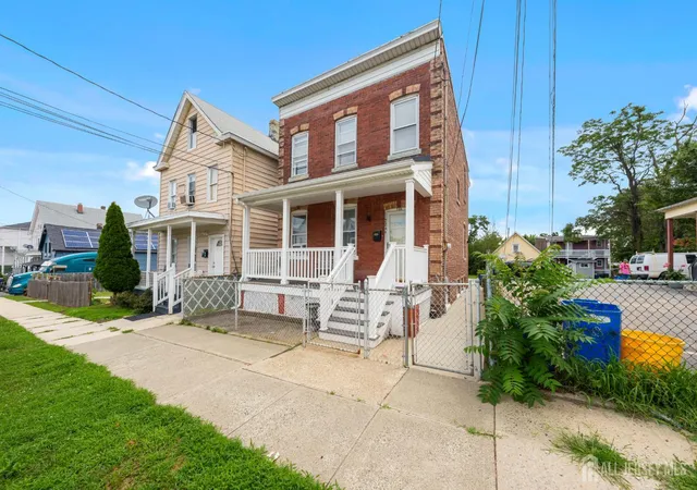 2nd image of 724 Charles St, Perth Amboy, NJ 08861 | MLS# 2700723R