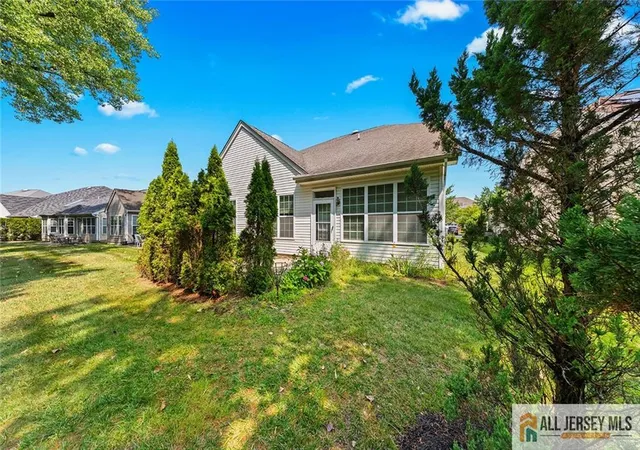 5th image of 95 Crescent Wy #95, Monroe Township, NJ 08831 | MLS# 2770048M
