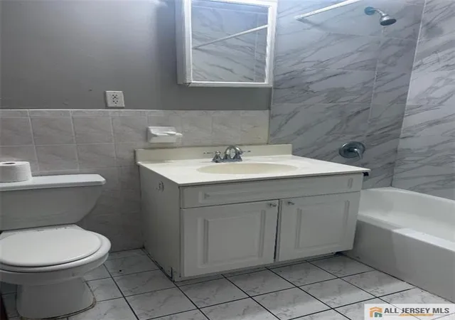 Homes for sale in Edison, NJ | 403 College Dr #403, Edison, NJ 08817 | MLS# 2662180M