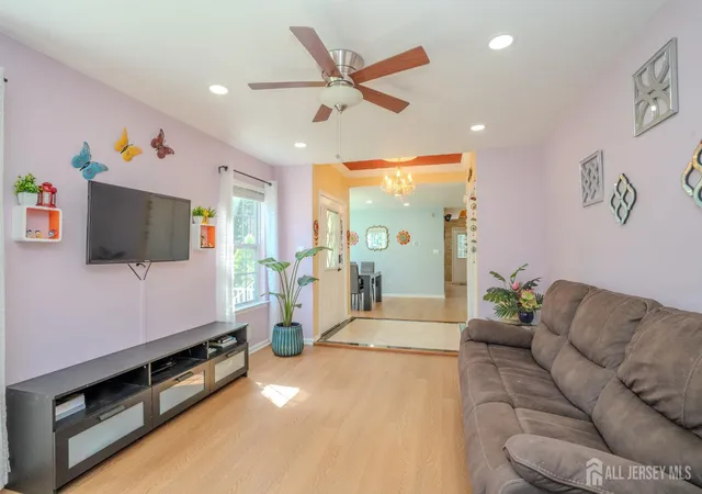 4th image of 16 Hawthorne Rd, North Brunswick, NJ 08902 | MLS# 2617326R