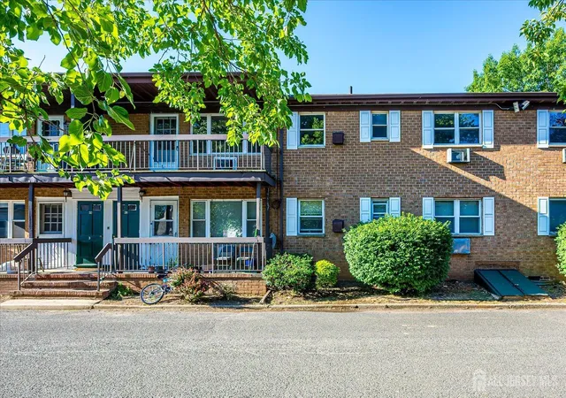 Homes for sale in Iselin, NJ | 55 Gill Ln, Iselin, NJ 08830