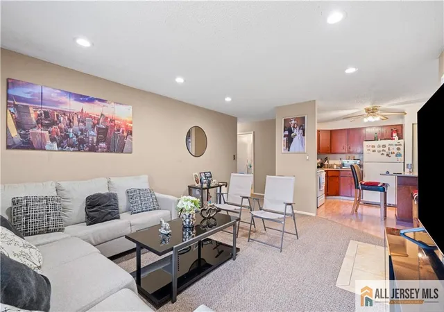 4th image of 336 Lancaster Ct #2336, Piscataway, NJ 08854 | MLS# 2660580M