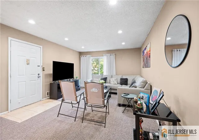 5th image of 336 Lancaster Ct #2336, Piscataway, NJ 08854 | MLS# 2660580M