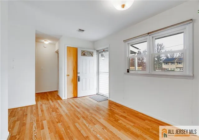Photo 3 of Single family home for sale at 192 Kendall Rd, Kendall Park, NJ 08824 | MLS# 2660843M | Listing updated on 2025-12-05