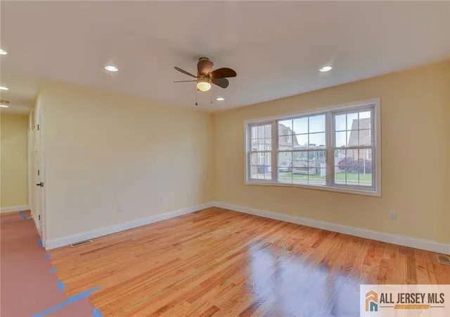 Listing Photo 4 - Condo for sale in building located at 607 Almon Ave, Woodbridge, NJ 07095