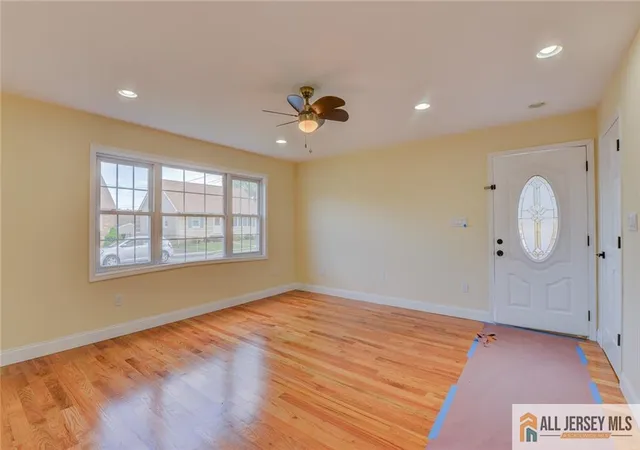 Listing Photo 5 - Condo for sale in building located at 607 Almon Ave, Woodbridge, NJ 07095