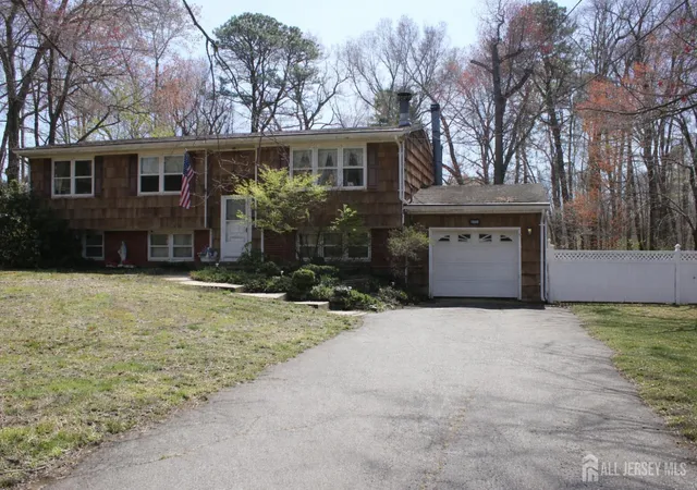 Photo 2 of Single family home for sale at 398 Pleasant Valley Rd, Old Bridge, NJ 08857 | MLS# 2613805R | Listing updated on 2026-09-24