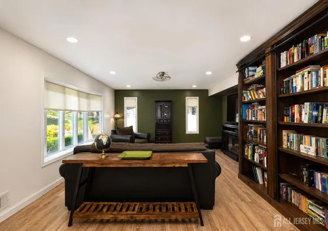 4th image of 101 Fawn Dr, Matawan, NJ 07747 | MLS# 2700775R