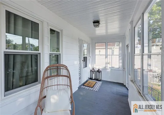 Photo 3 of Single family home for sale at 332 Berry St, Woodbridge, NJ 07095 | MLS# 2660335M | Listing updated on 2025-10-27