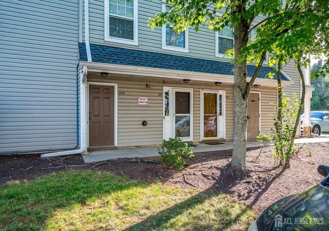 Homes for sale in Edison, NJ | 202 Prestwick Wy, Edison, NJ 08820 | MLS# 2700191R