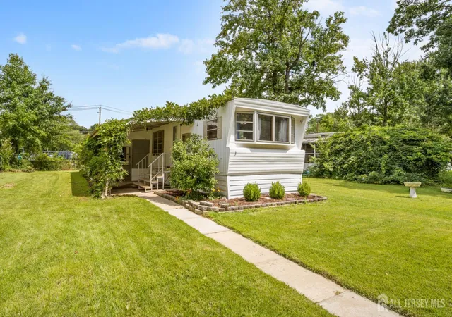 1st image of 3 Carol Rd, Monmouth Junction, NJ 08852 | MLS# 2703104R