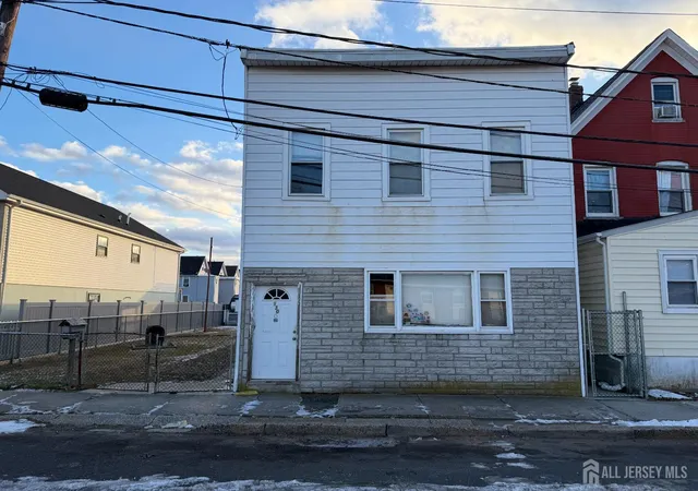 Photo 1 of Single family home for sale at 130 Union St, Carteret, NJ 07008 | MLS# 2610867R | Listing updated on 2026-04-22