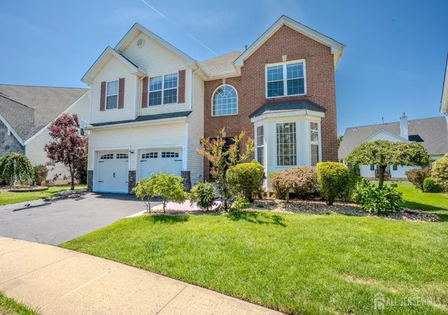 4th image of 8 Jumping Brook Ct, Monroe Township, NJ 08831 | MLS# 2700788R