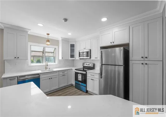 Listing Photo 4 - Condo for sale in building located at 15 Dolley Madison Dr, Jamesburg, NJ 08831 - Unit #A