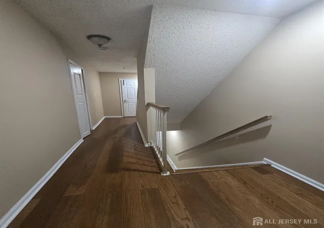 4th image of 28 Inverness Dr, Edison, NJ 08820 | MLS# 2701931R