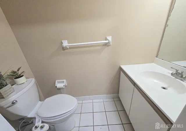 5th image of 28 Inverness Dr, Edison, NJ 08820 | MLS# 2701931R