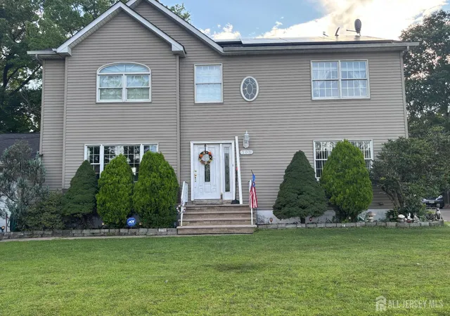 Single family home for sale at 105 Howard Ave, Edison, NJ 08837 | MLS# 2601522R