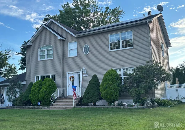 Photo 2 of Single family home for sale at 105 Howard Ave, Edison, NJ 08837 | MLS# 2601522R | Listing updated on 2026-09-09