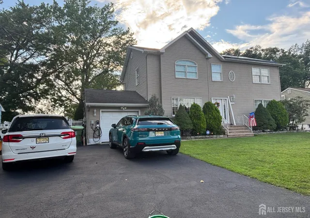 Photo 3 of Single family home for sale at 105 Howard Ave, Edison, NJ 08837 | MLS# 2601522R | Listing updated on 2026-09-09