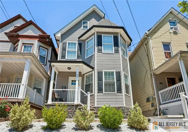 Homes for sale in Perth Amboy, NJ | 96 Gordon St, Perth Amboy, NJ 08861 | MLS# 2662222M