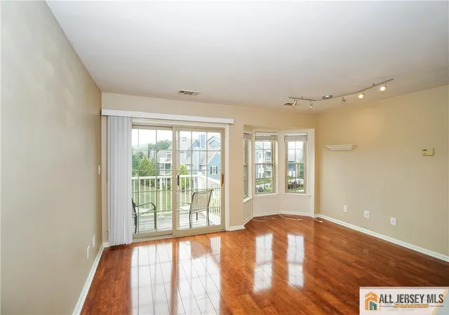 3rd image of 39 Lear Ct, East Brunswick, NJ 08816 | MLS# 2662357M
