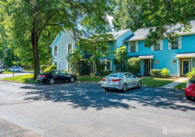 Photo 3 of Townhouse for sale at 1303 Timber Oaks Rd, Edison, NJ 08820 | MLS# 2703640R | Listing updated on 2026-09-12