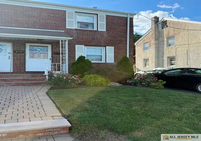 Photo 1 of Single family home for sale at 609 Arnett St #A, Elizabeth, NJ 07202 | MLS# 2770409M | Listing updated on 2026-08-28