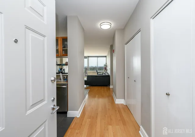 Homes for sale in New Brunswick, NJ | 1 Spring St #1206, New Brunswick, NJ 08901 | MLS# 2700022R