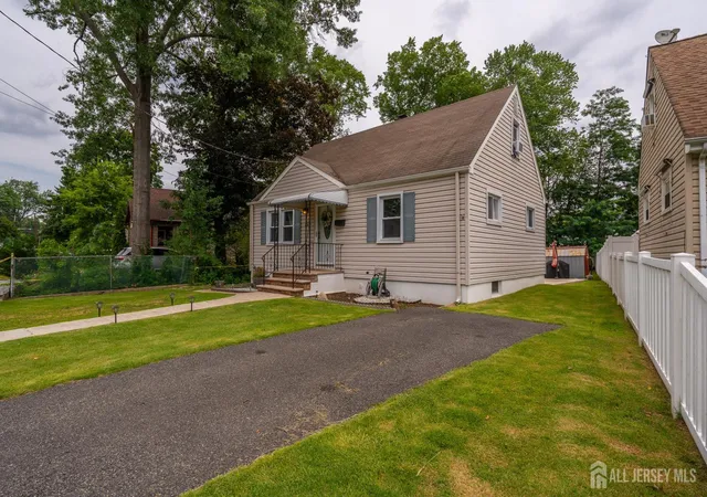 Photo 3 of Single family home for sale at 225 Linden Ave, Rahway, NJ 07065 | MLS# 2700904R | Listing updated on 2026-09-16