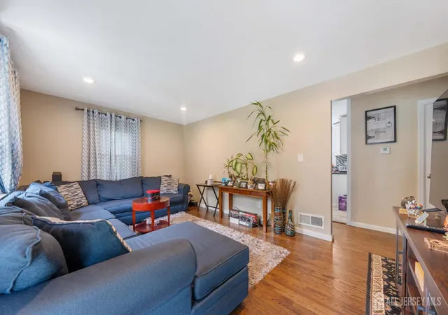 Photo 3 of Single family home for sale at 225 Linden Ave, Rahway, NJ 07065 | MLS# 2700904R | Listing updated on 2026-09-16