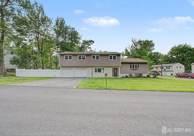 2nd image of 41 Montclair Ave, Edison, NJ 08820 | MLS# 2701277R