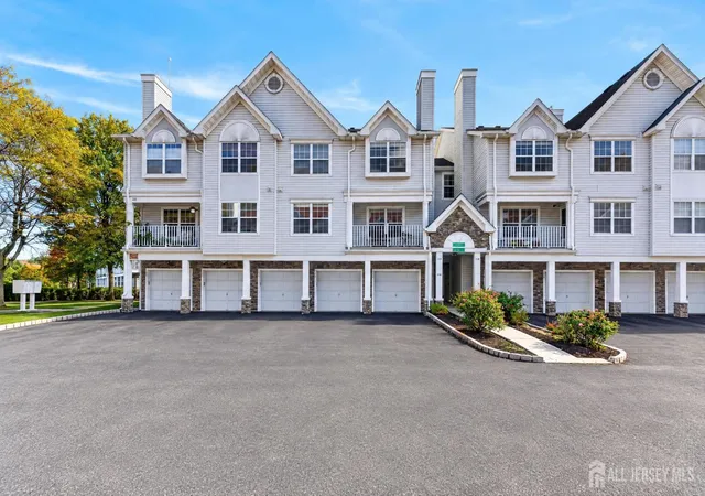 Townhouse for sale at 112 Prestwick Way, Edison, NJ 08820 | MLS# 2706306R