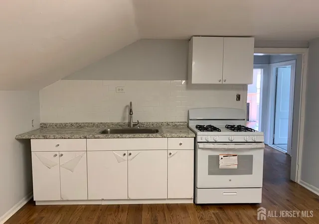 2nd image of 204 Montrose Ave, South Plainfield, NJ 07080