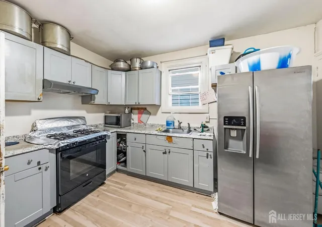 Homes for sale in New Brunswick, NJ | 341 Townsend St, New Brunswick, NJ 08901 | MLS# 2615913R