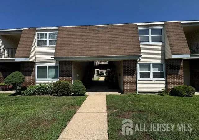2nd image of 21 Florence Tollgate Pl, Florence, NJ 08518 | MLS# 2701405R