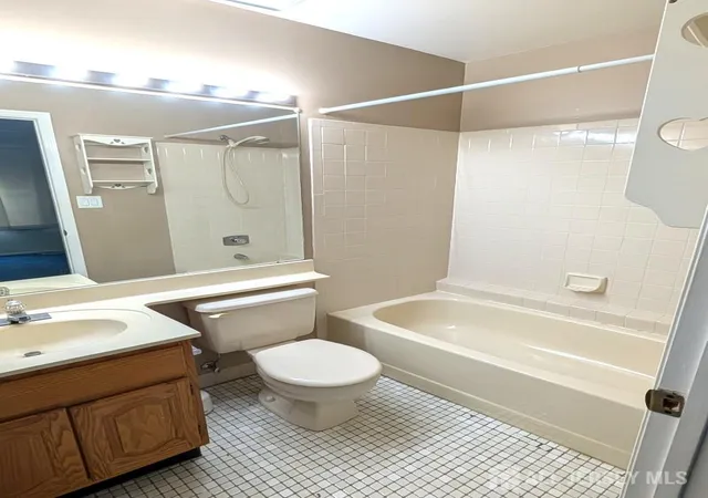 4th image of 2010 Sandlewood Ct, Monmouth Junction, NJ 08852 | MLS# 2701472R