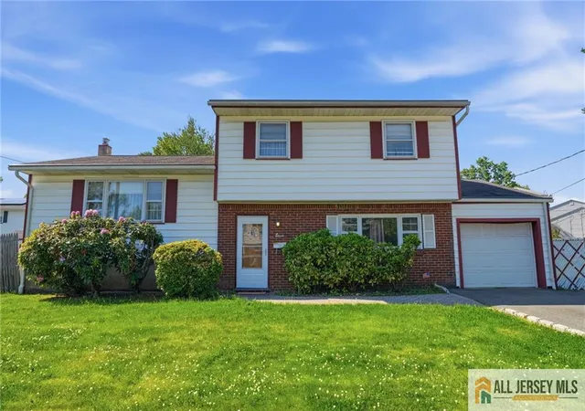 Homes for sale in Colonia, NJ | 11 Reo Ct, Colonia, NJ 07067 | MLS# 2662348M