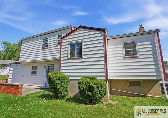 Homes for sale in Colonia, NJ | 11 Reo Ct, Colonia, NJ 07067 | MLS# 2662348M