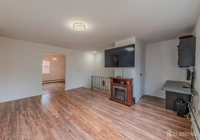 Homes for sale in Edison, NJ | 72 Fox Rd #7b, Edison, NJ 08817 | MLS# 2700006R
