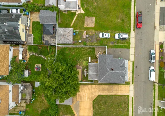 33rd image of 11 E Kupsch St E, Sayreville, NJ 08872 | MLS# 2701217R