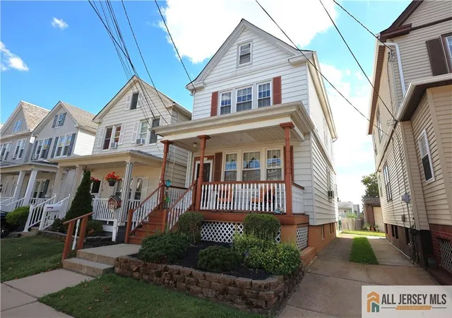 Photo 2 of Single family home for sale at 559 Compton Ave, Perth Amboy, NJ 08861 | MLS# 2660376M | Listing updated on 2025-10-16
