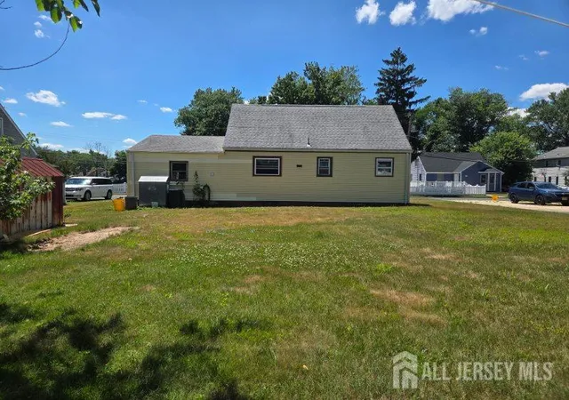 Homes for sale in Englishtown, NJ | 18 Victory Dr, Englishtown, NJ 07726 | MLS# 2618206R