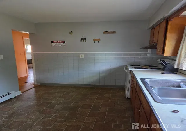 Homes for sale in Englishtown, NJ | 18 Victory Dr, Englishtown, NJ 07726 | MLS# 2618206R