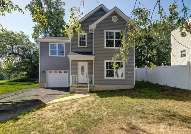 3rd image of 195 Greenwood Dr, Keyport, NJ 07735 | MLS# 2700359R
